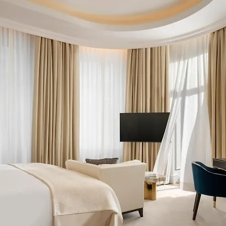 Hotel Corinthia Grand Du Boulevard 5*