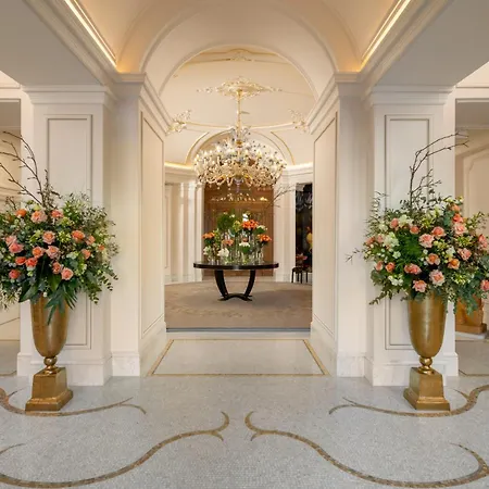 Corinthia Grand Du Boulevard