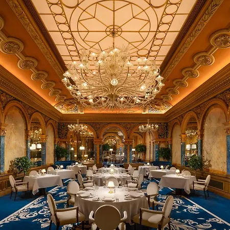 Corinthia Grand Du Boulevard מלון