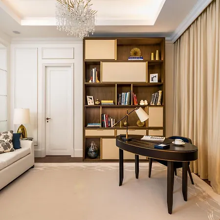 Corinthia Grand Du Boulevard מלון